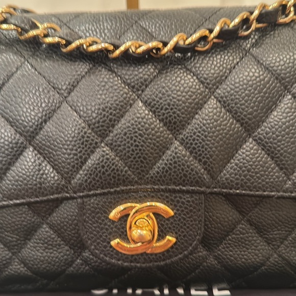 Chanel Medium black double flap Caviar leather with gold hardware  - Picture 3 of 8